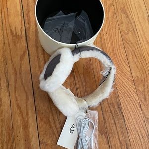 NWT Ugg wired earmuffs